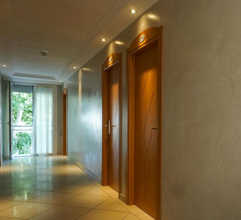 Hotel Londra ريميني المظهر الخارجي الصورة